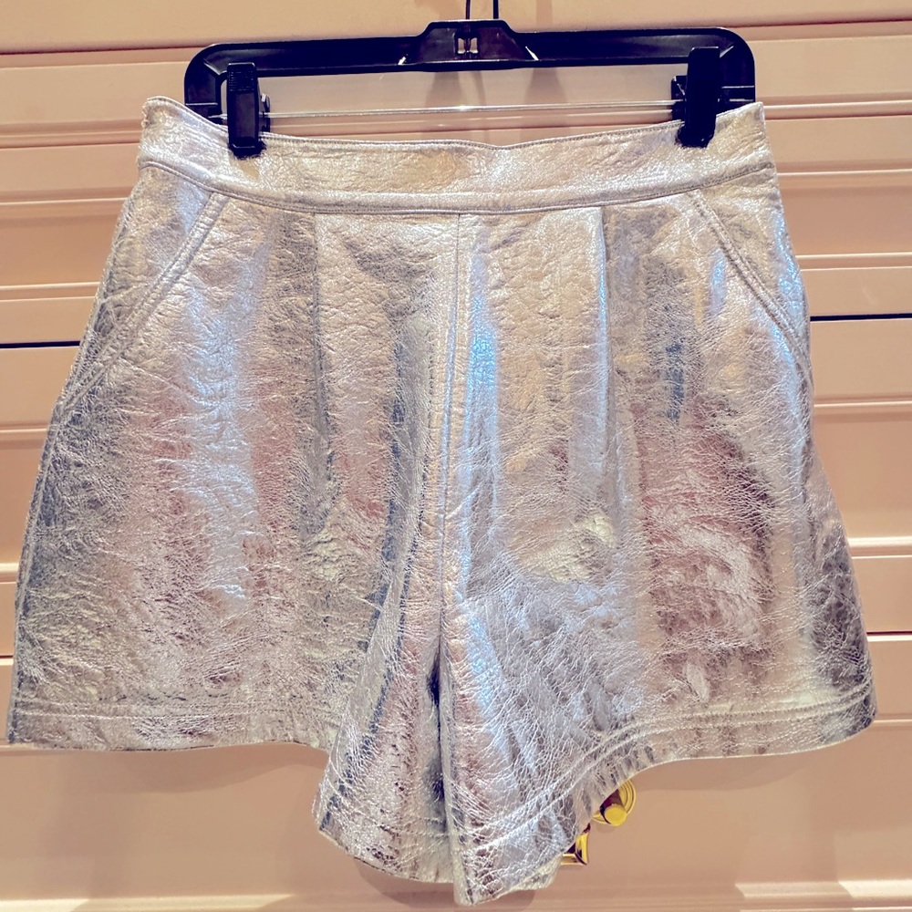 Hunter Bell shorts. Size 6